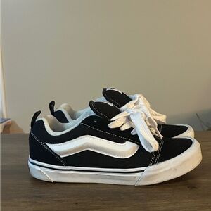 Vans Black and White Knu Skool